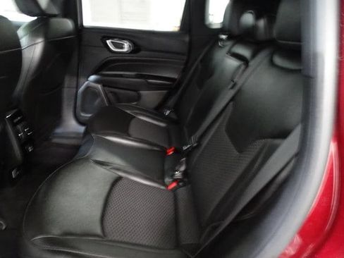 Certified 2022 Jeep Compass Latitude AWD/4WD image 3