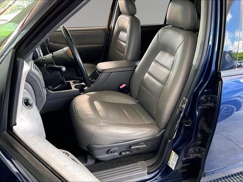 Used 2005 Ford Explorer XLT RWD image 17