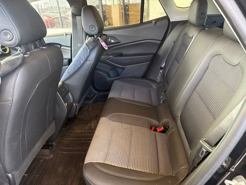 Used 2025 Chevrolet Trax LT w/ Driver Confidence Package FWD image 13