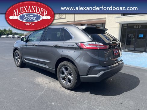 Used 2022 Ford Edge SEL w/ Sport Appearance Package AWD/4WD image 2