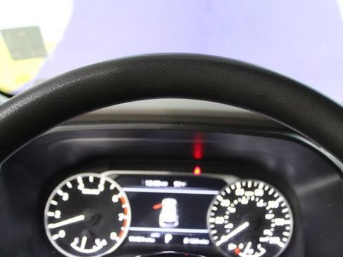 Used 2022 Nissan Rogue SV AWD/4WD image 16