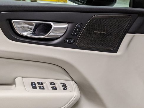 New 2026 Volvo XC60 B5 Ultra w/ Protection Package Premier image 11