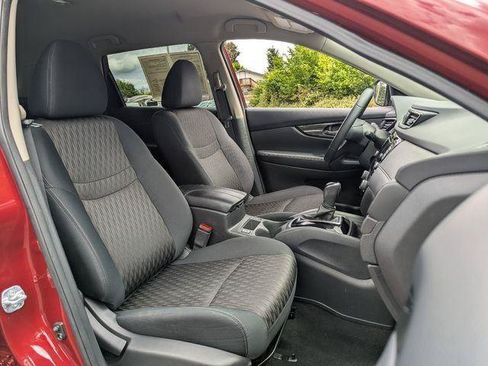 Used 2018 Nissan Rogue SV AWD/4WD image 33