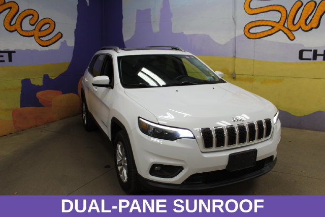 Used 2019 Jeep Cherokee Latitude w/ Comfort & Convenience Group AWD/4WD image 2