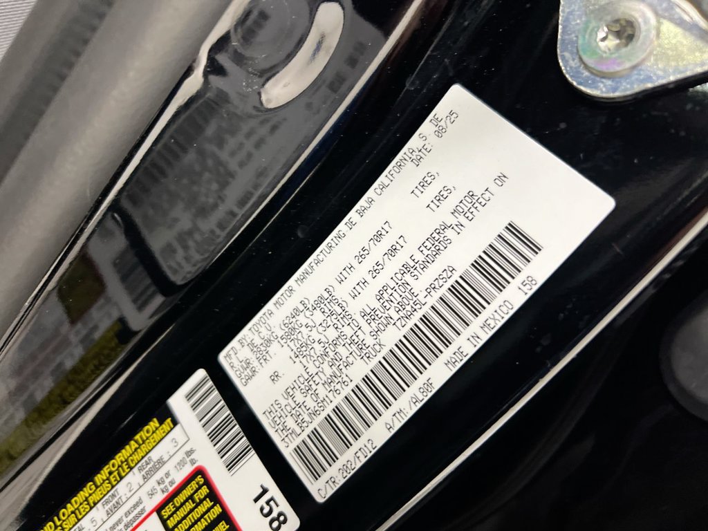 Used 2025 Toyota Tacoma TRD Off-Road AWD/4WD image 28