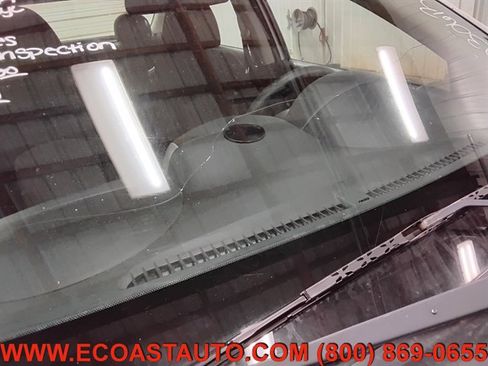 Used 2018 Nissan Versa SV image 18