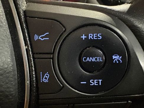 Used 2021 Toyota RAV4 XLE w/ Convenience Package image 15