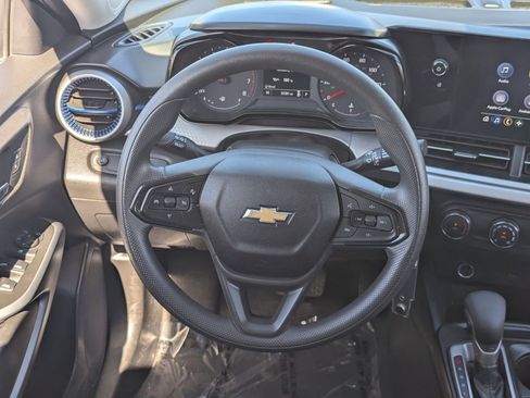 Used 2025 Chevrolet Trax LS image 16