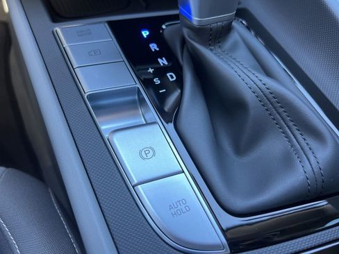 Used 2025 Hyundai Elantra SEL image 19