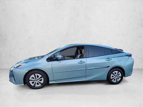 Used 2016 Toyota Prius Four FWD image 8