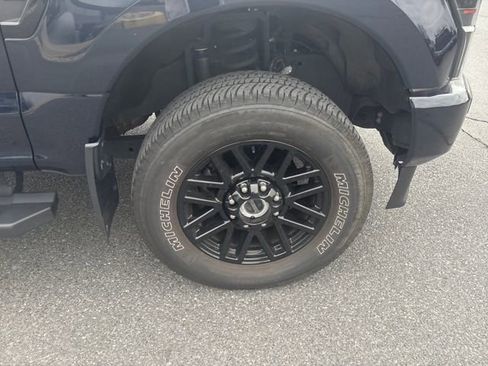 Used 2022 Ford F250 Lariat w/ Black Appearance Package image 9