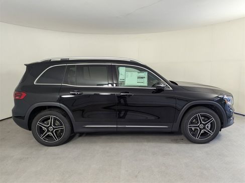 New 2026 Mercedes-Benz GLB 250 image 3