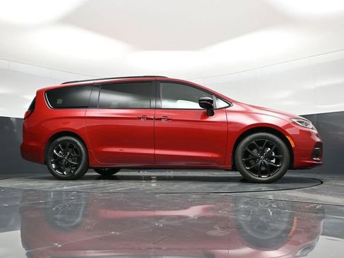 New 2026 Chrysler Pacifica Limited FWD image 65