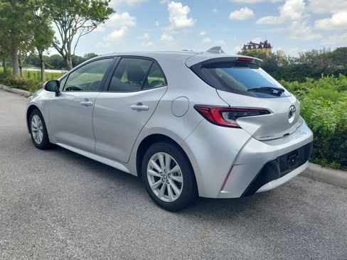 Used 2024 Toyota Corolla SE FWD image 3