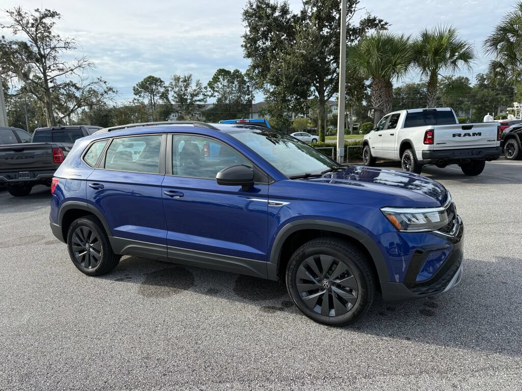 Used 2024 Volkswagen Taos S FWD image 1