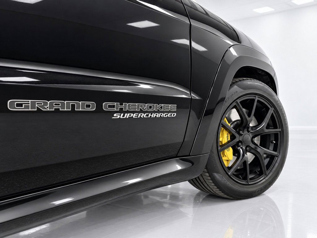 Used 2018 Jeep Grand Cherokee Trackhawk AWD/4WD image 10