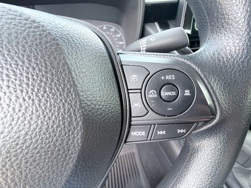 Used 2025 Toyota Corolla LE FWD image 14