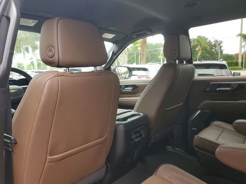 Certified 2025 Chevrolet Tahoe High Country AWD/4WD image 15