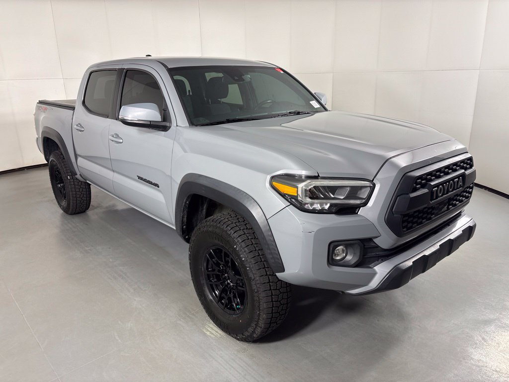 Used 2020 Toyota Tacoma TRD Off-Road w/ Technology Package AWD/4WD image 2