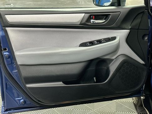 Used 2019 Subaru Outback 2.5i Premium image 15