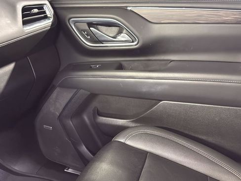 Used 2023 Chevrolet Suburban Z71 w/ Luxury Package image 24