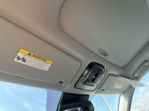 Used 2022 Hyundai Palisade SEL w/ Premium Package FWD image 25