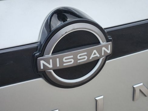 Used 2025 Nissan Pathfinder SV w/ SV Premium Package FWD image 8