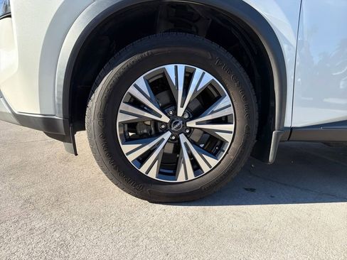 Used 2023 Nissan Rogue SV image 12