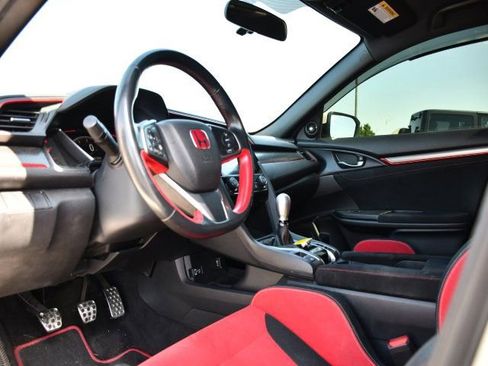 Used 2018 Honda Civic Type R image 19