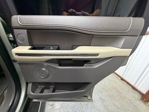 Used 2019 Ford Expedition XLT w/ Equipment Group 202A RWD image 13