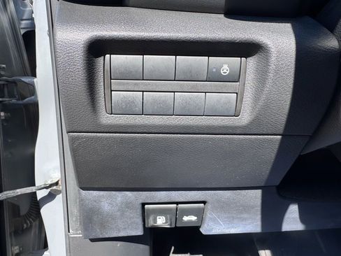 Used 2022 Nissan Kicks SR w/ Premium Package FWD image 13