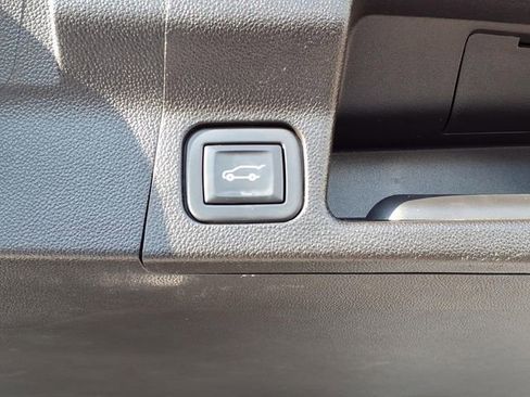 Used 2021 GMC Acadia Denali w/ GMC Pro Grade Package image 11