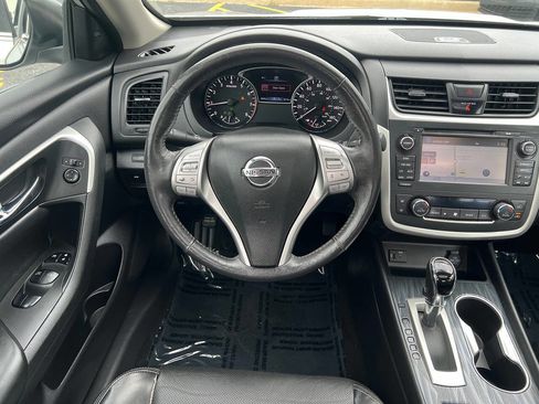 Used 2016 Nissan Altima 2.5 SL w/ 2.5 Technology Package FWD image 31