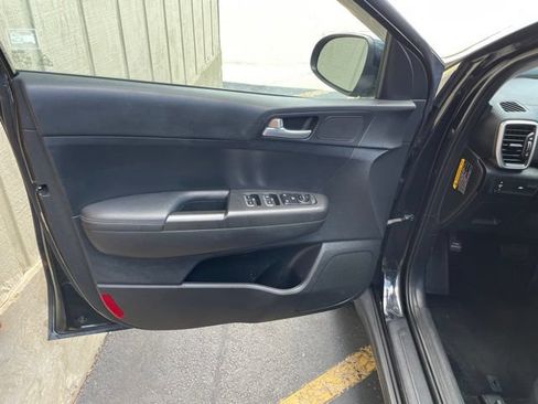 Used 2021 Kia Sportage LX FWD image 18