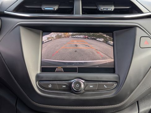 Used 2023 Chevrolet TrailBlazer LT image 3