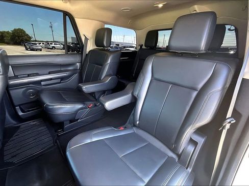 Certified 2022 Ford Expedition XLT RWD image 19