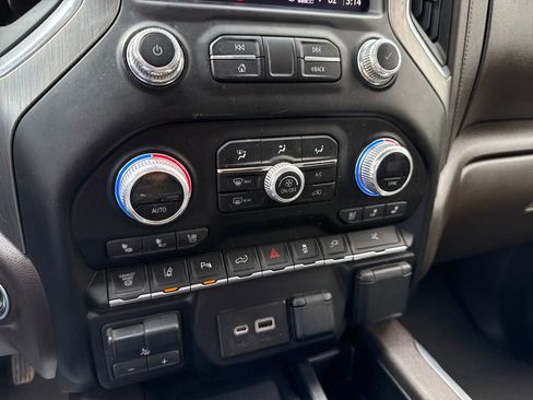 Used 2023 GMC Sierra 3500 Denali w/ Denali Ultimate Package image 28