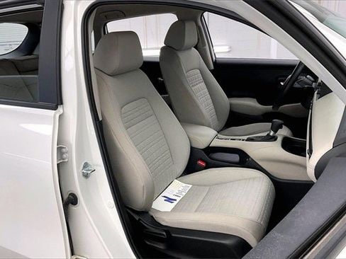 Certified 2023 Honda HR-V LX image 7