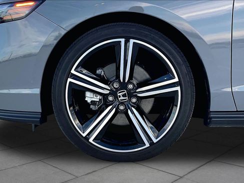 Used 2025 Honda Accord Sport image 11