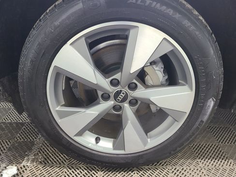 Used 2020 Audi Q5 2.0T Premium w/ Titanium Sport Package image 17