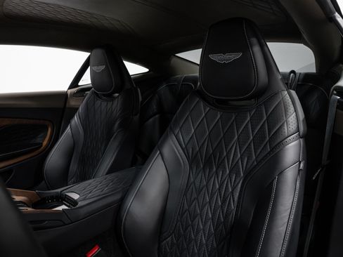 Used 2024 Aston Martin DB12 Coupe RWD image 37