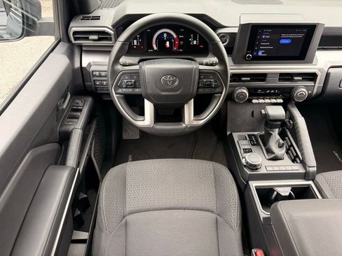 Used 2025 Toyota 4Runner SR5 AWD/4WD image 26