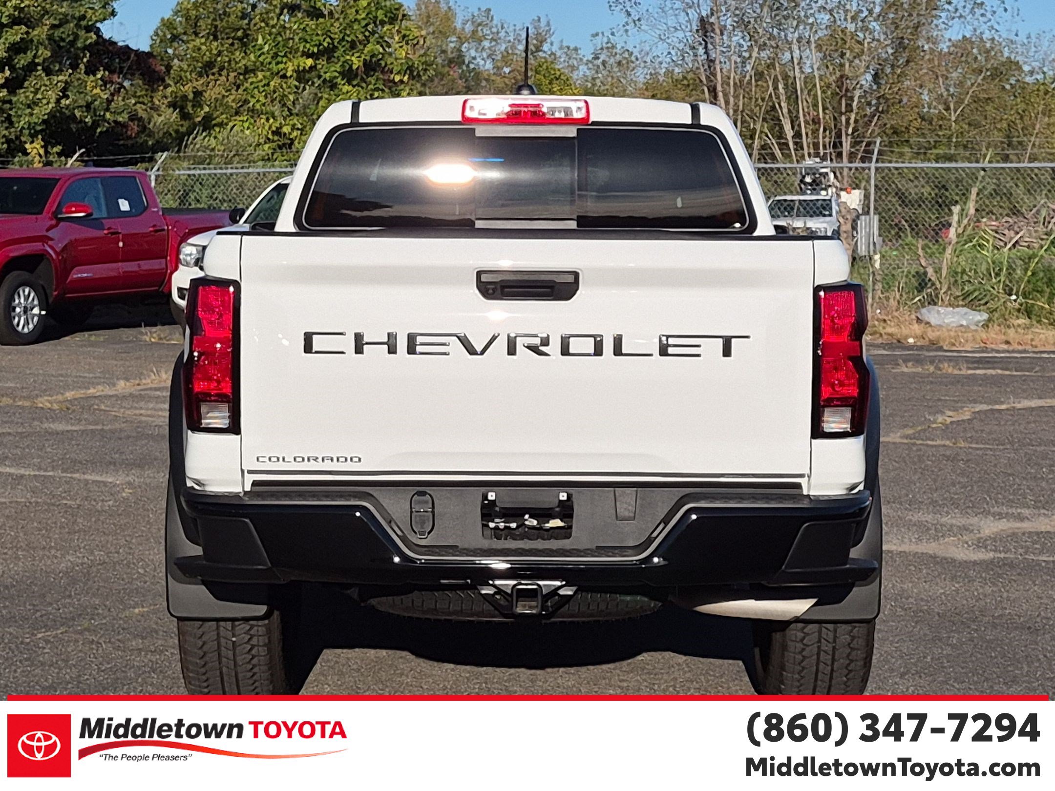 Used 2024 Chevrolet Colorado Trail Boss w/ Advanced Trailering Package AWD/4WD image 4