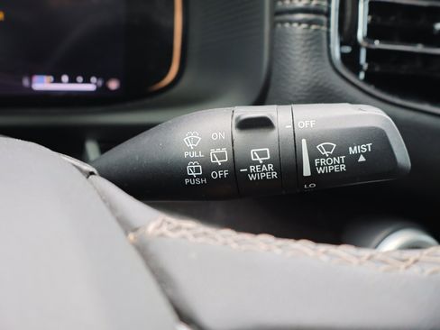 Used 2023 Jeep Wagoneer 4WD image 22