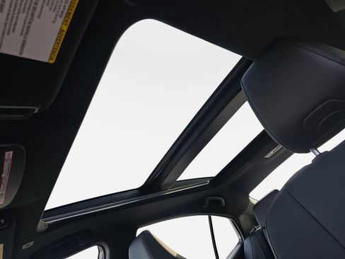 Used 2025 Toyota Camry XSE image 28