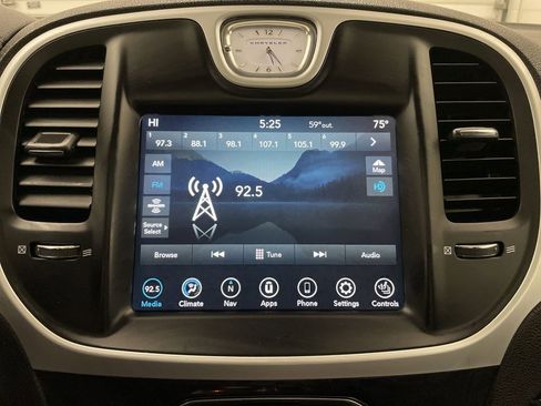 Used 2023 Chrysler 300 Touring L w/ Popular Equipment Group image 7