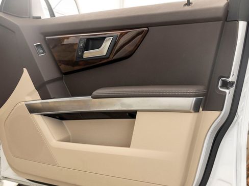 Used 2014 Mercedes-Benz GLK 350 2WD image 25