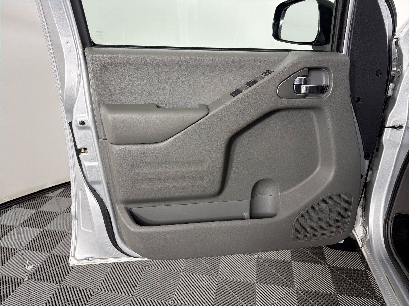 Used 2019 Nissan Frontier SV AWD/4WD image 8