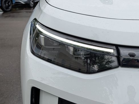 Certified 2025 Volkswagen Tiguan SE AWD/4WD image 16