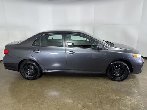 Used 2013 Toyota Corolla LE image 8